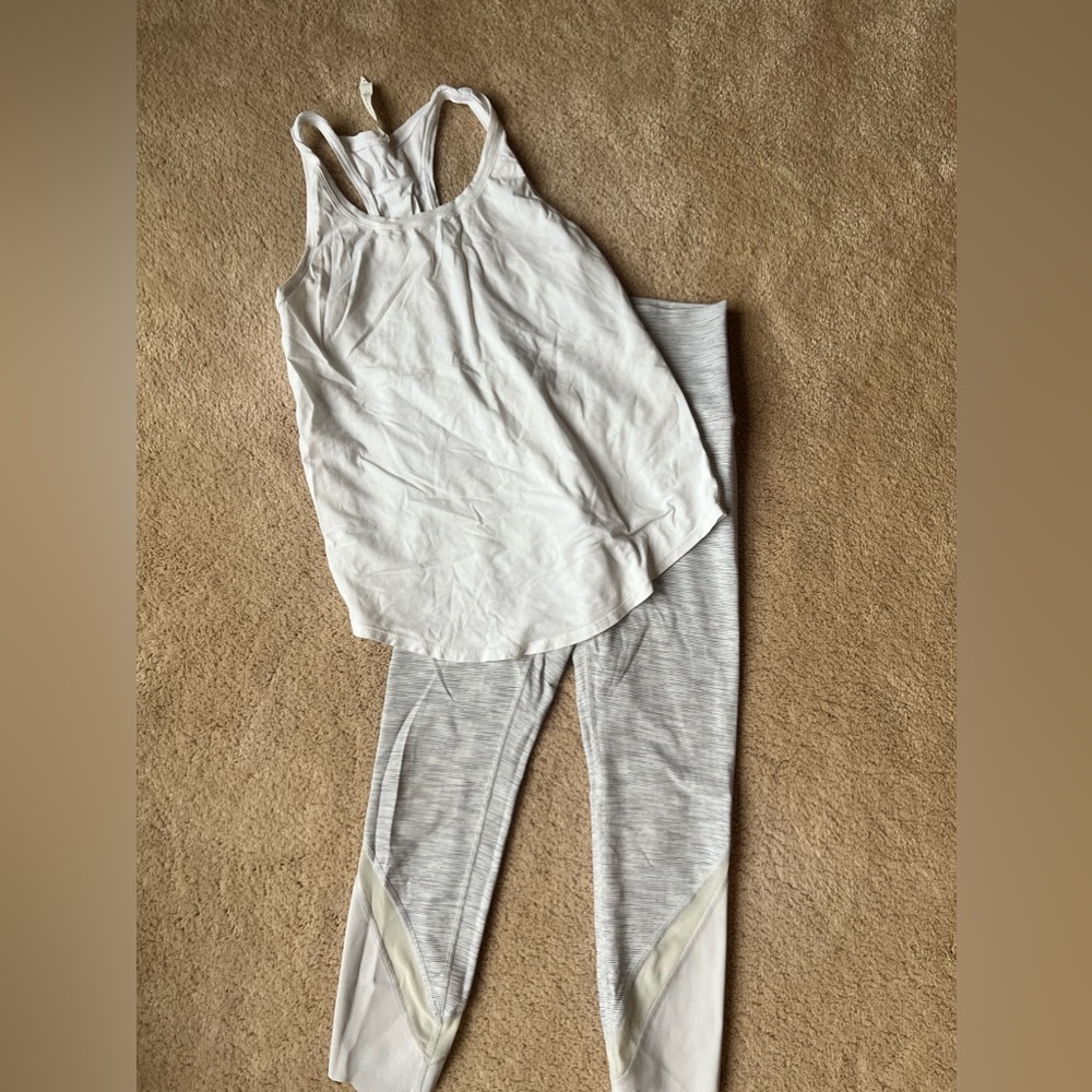 Lululemon leggings and tank outfit